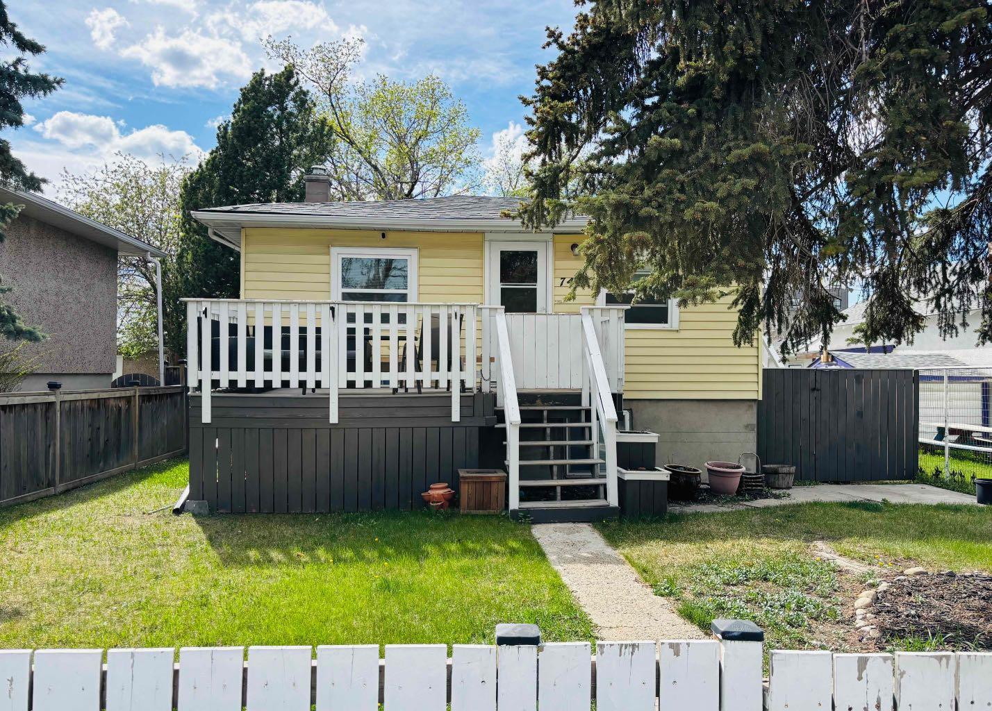 7417 24 Street SE, T2C 0Y7
