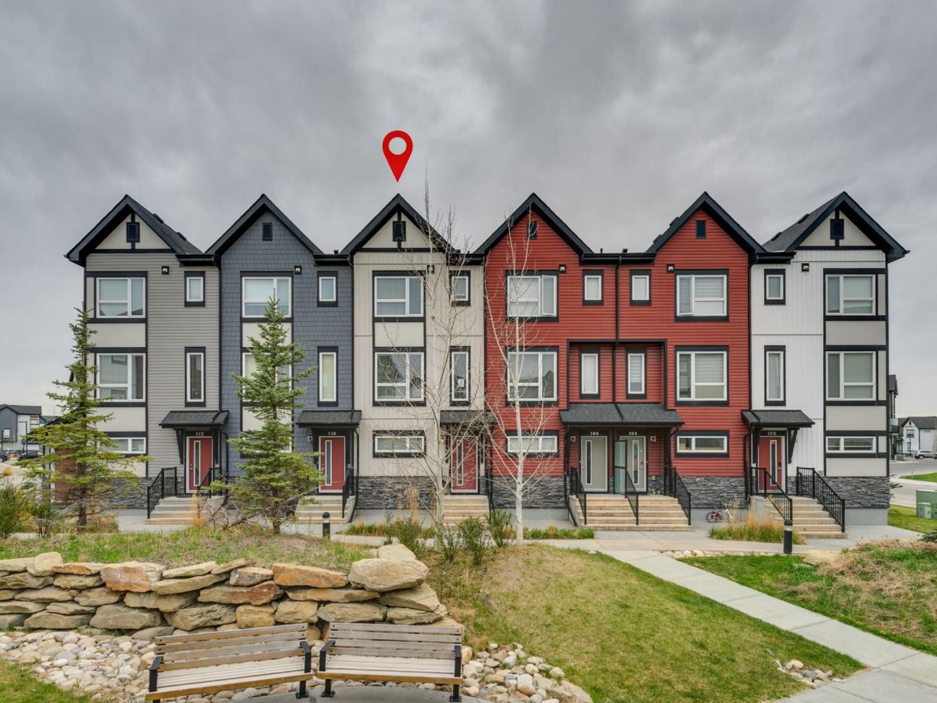 108, 11 Evanscrest Mews NW, T3P 0Y1