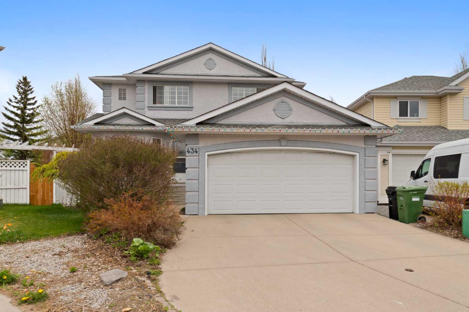 434 Douglas Woods Mews SE, T2Z 3B1