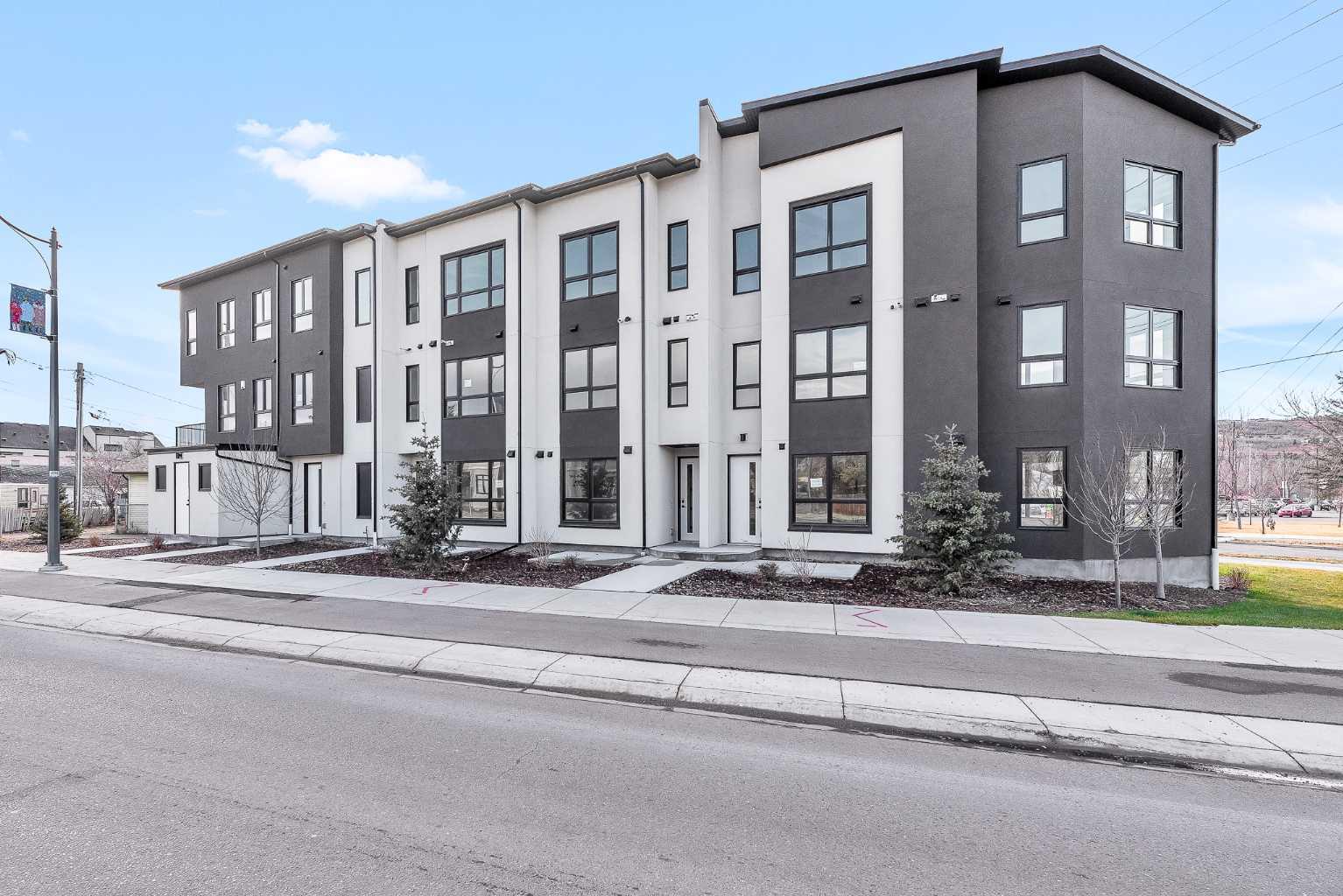4905 Bowness Road NW, T3B1H1