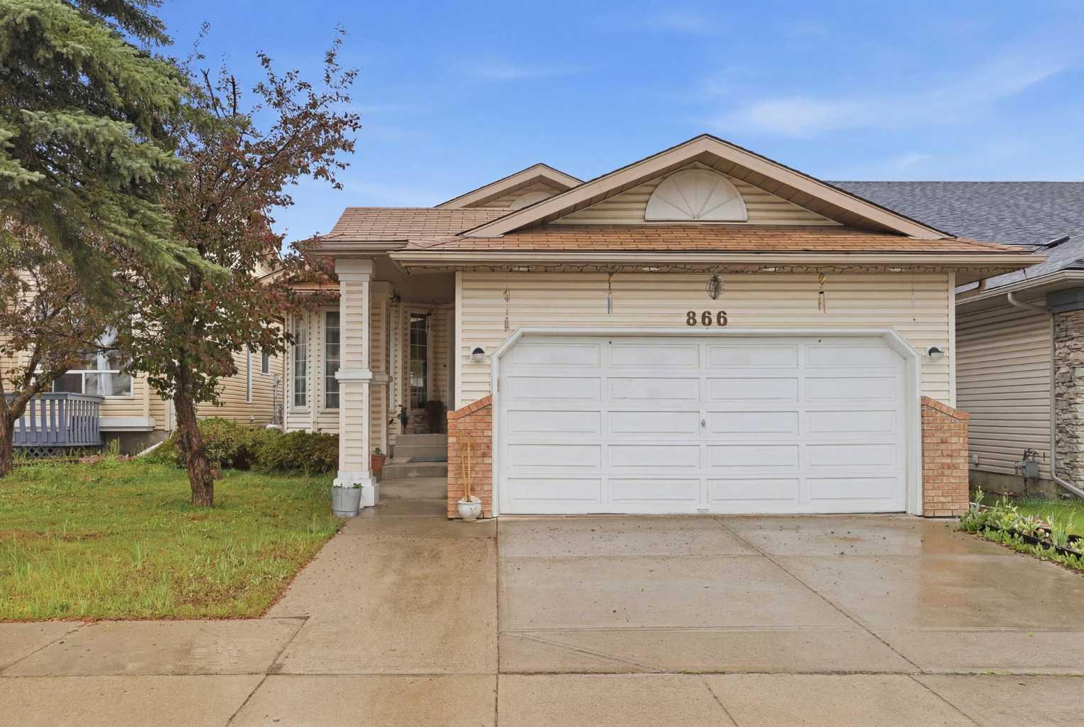 866 Applewood Drive SE, T2A7R6