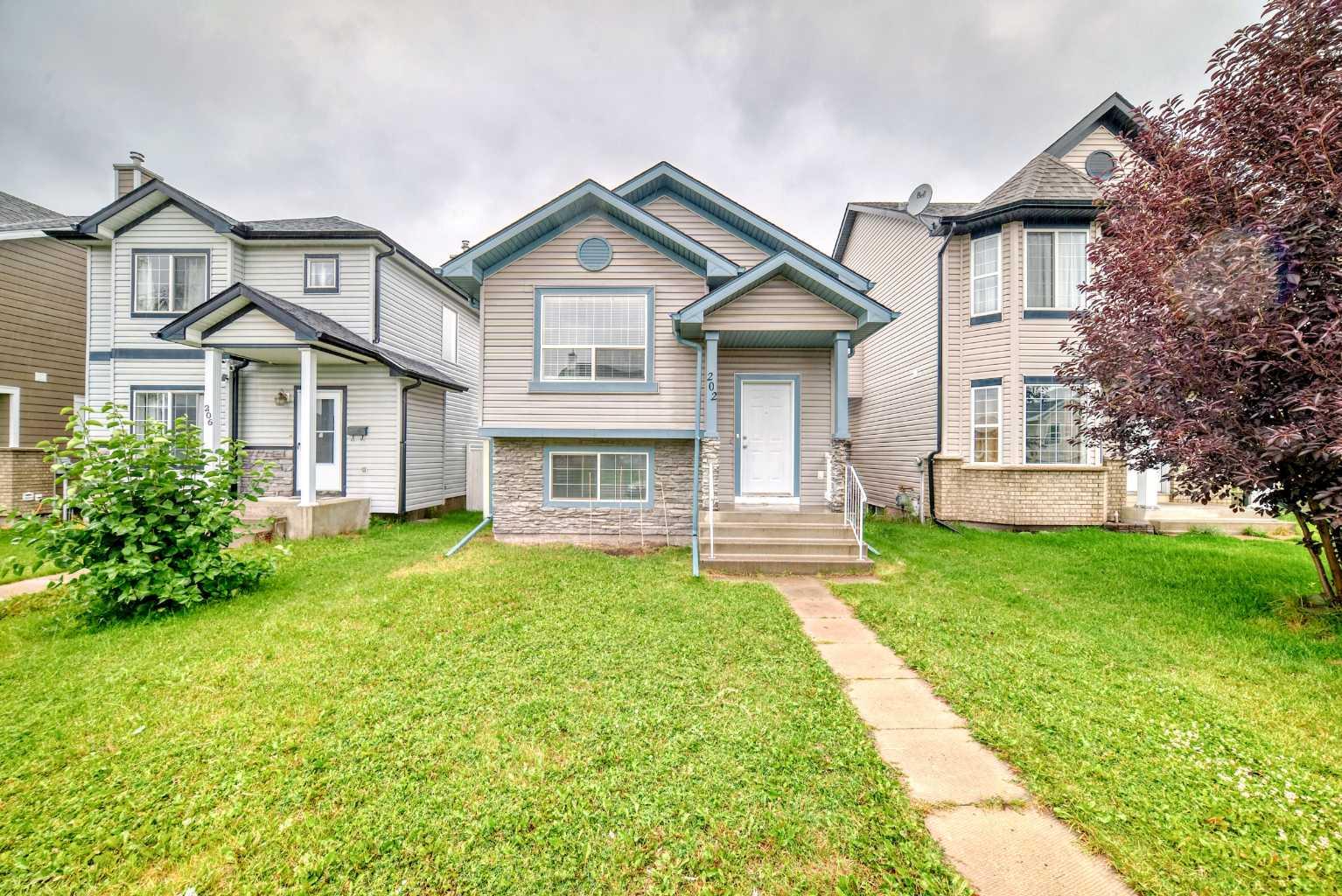 202 Saddlemead Green NE, T3J 4M7