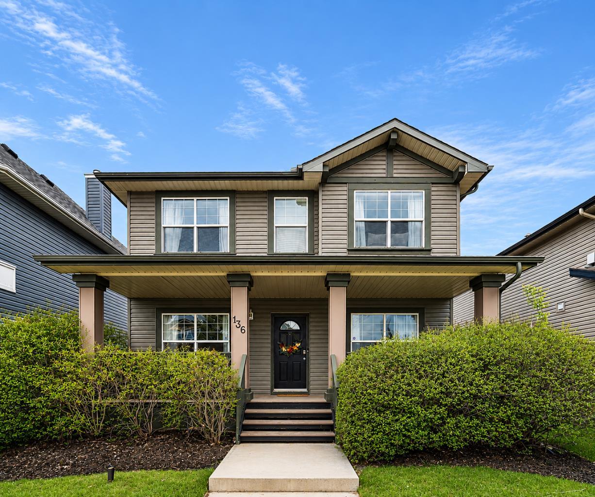 136 Prestwick Estate Way SE, T2Z 3Z2