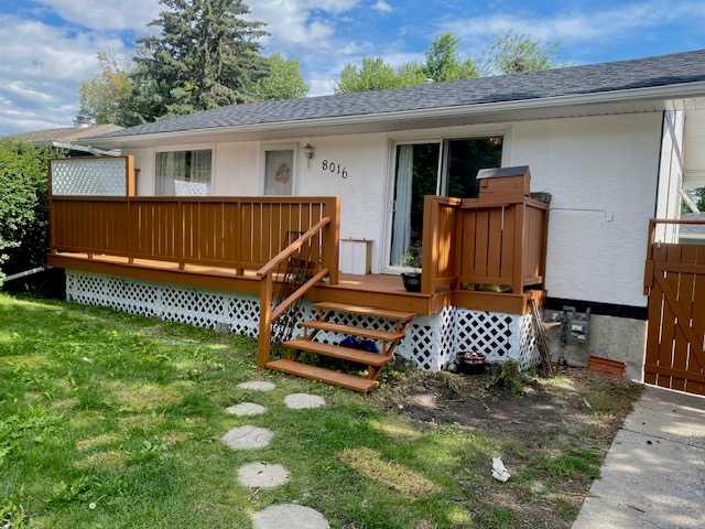 8016 33 Avenue NW, T3B 1L7