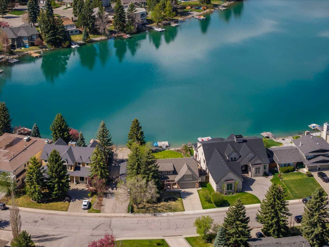 947 Lake Placid Drive SE, T2J 4C4