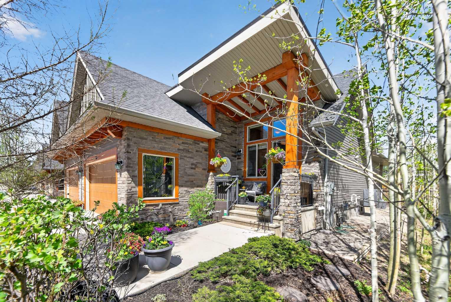 43 Cortina Villas SW, T3H 0W8