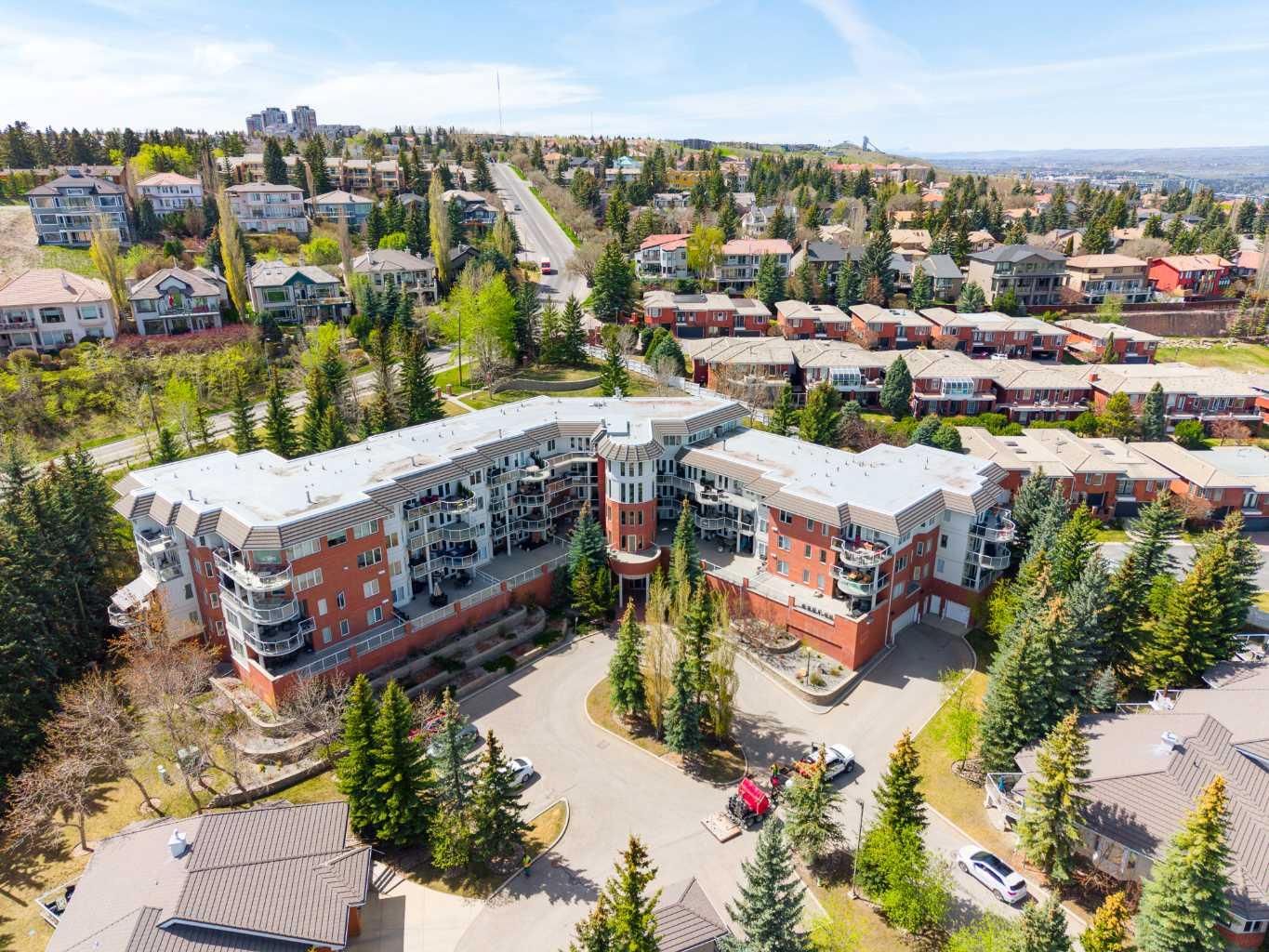 205, 200 Patina Court SW, T3H 4K9