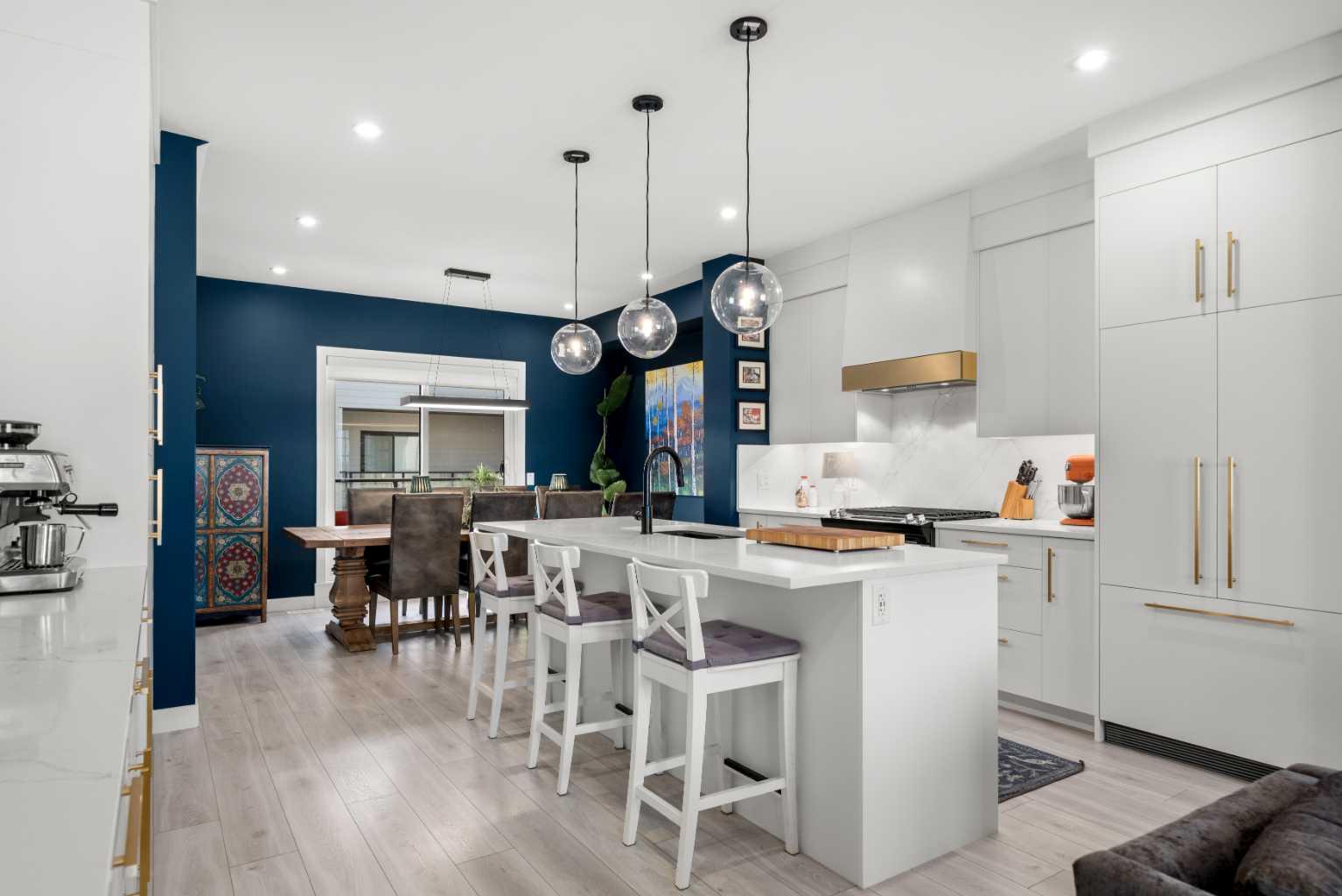 8161 8 Avenue SW, T3H 6H9
