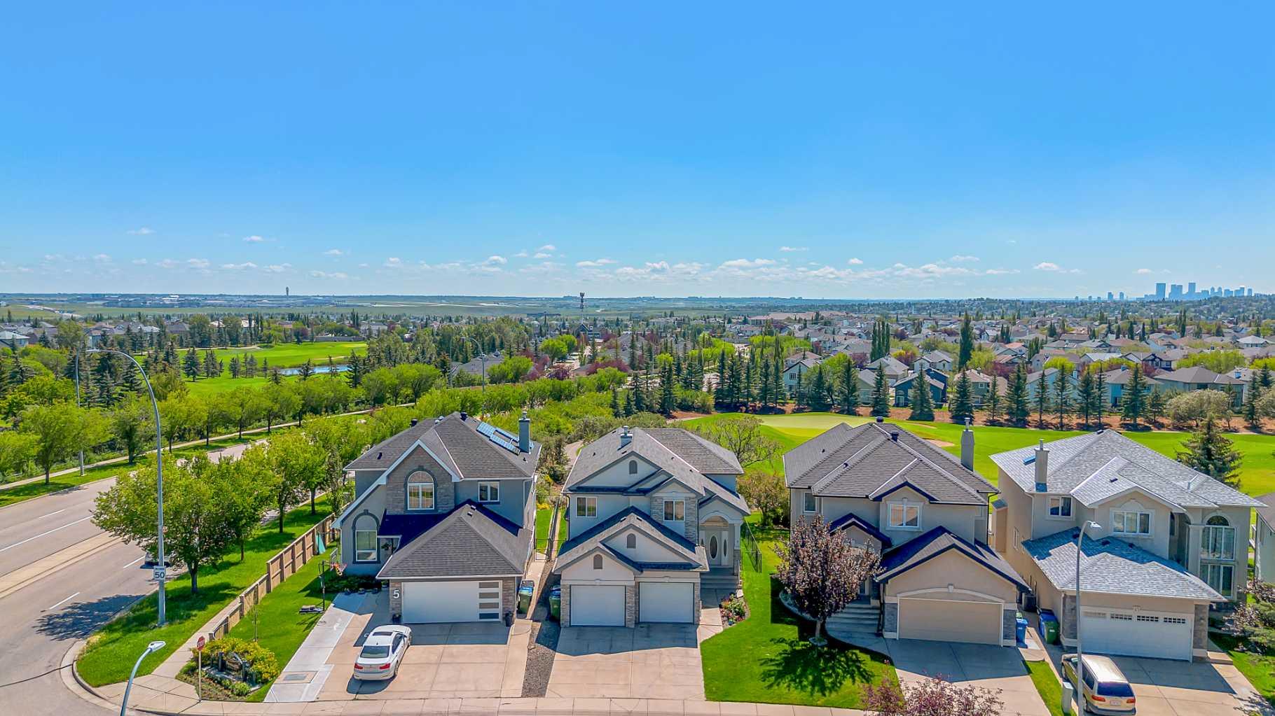 9 Panorama Hills Manor NW, T3K 5K6
