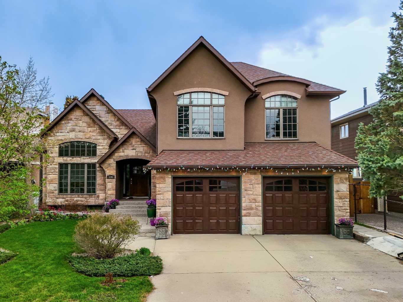 136 Edelweiss Drive NW, T3A 3P6