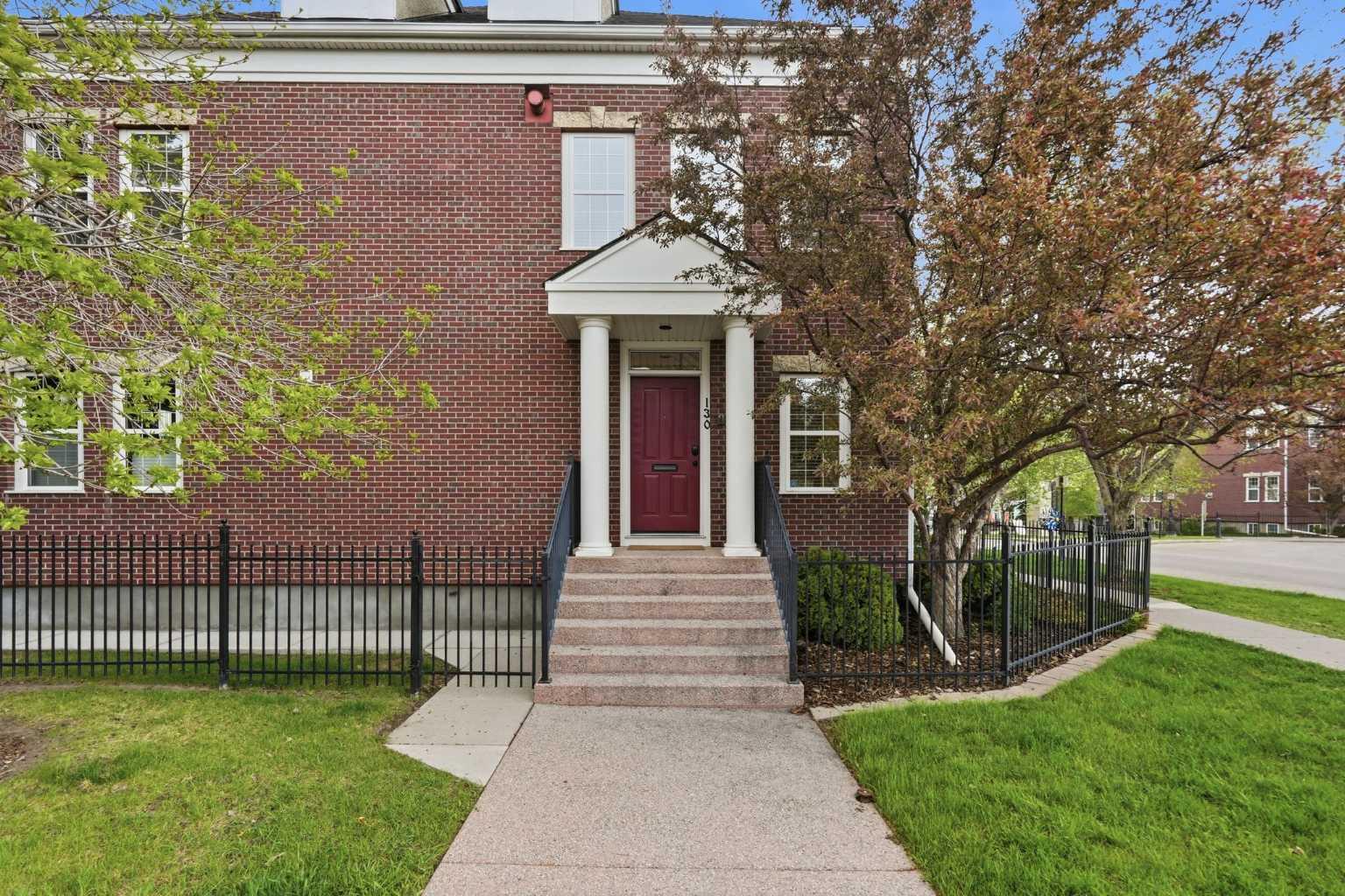 130 Garrison Square SW, T2T 6B2
