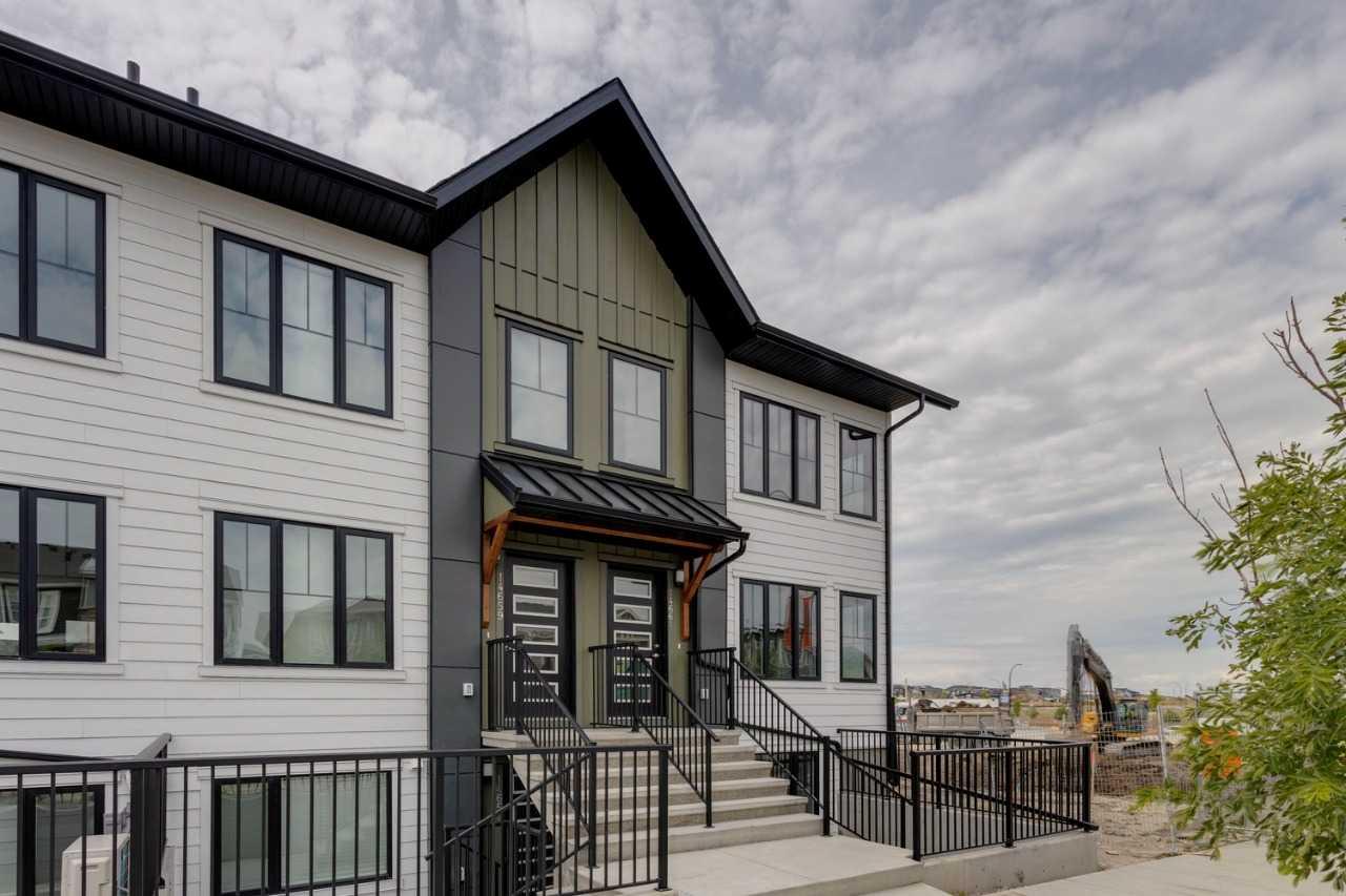202, 40 Livingston Parade NE, T4B3P6