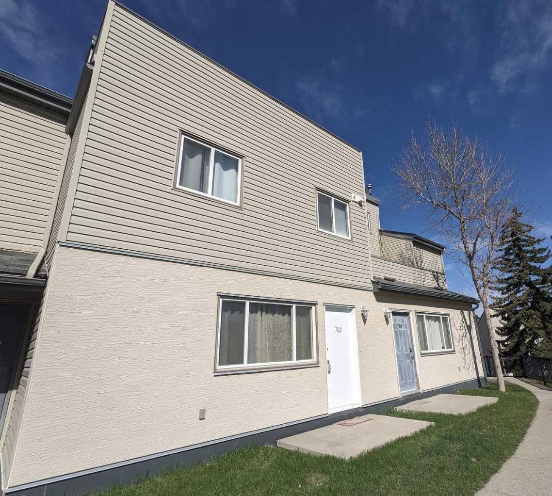 702, 1540 29 Street NW, T2N 4M1