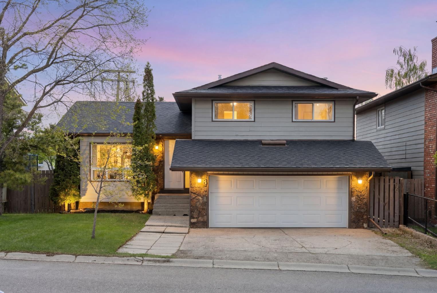 8 Hawkwood Place NW, T3G 1X6