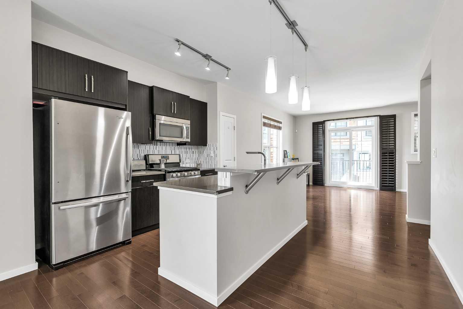 439 Ascot Circle SW, T3H 0X3