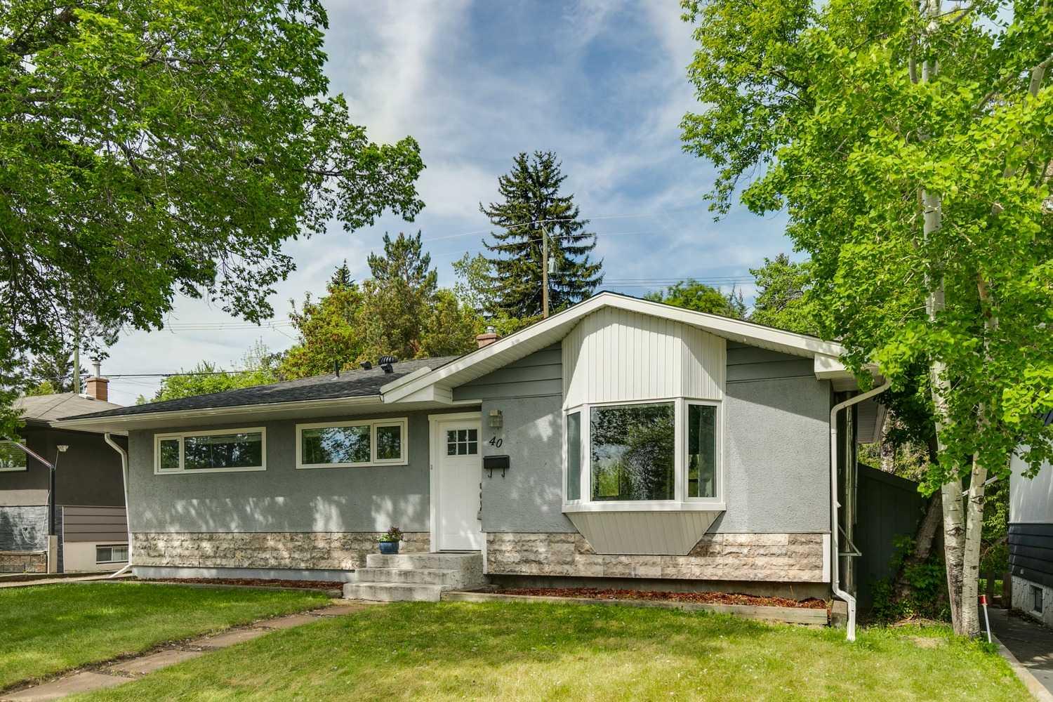40 Henefer Road SW, T2V 3B4