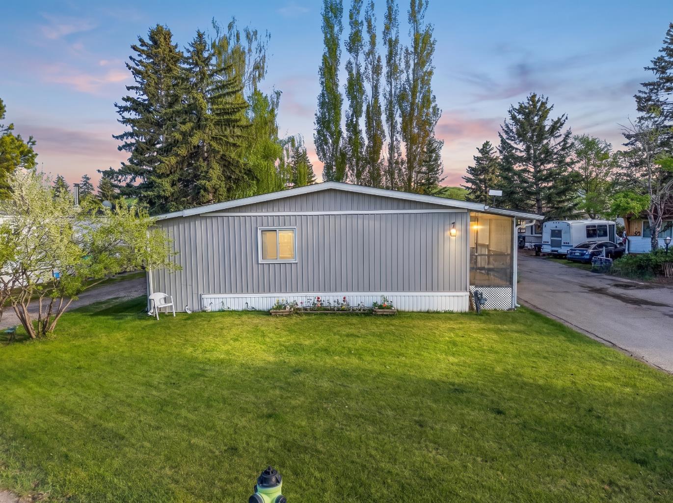 1, 3223 83 Street, T3B 5M7