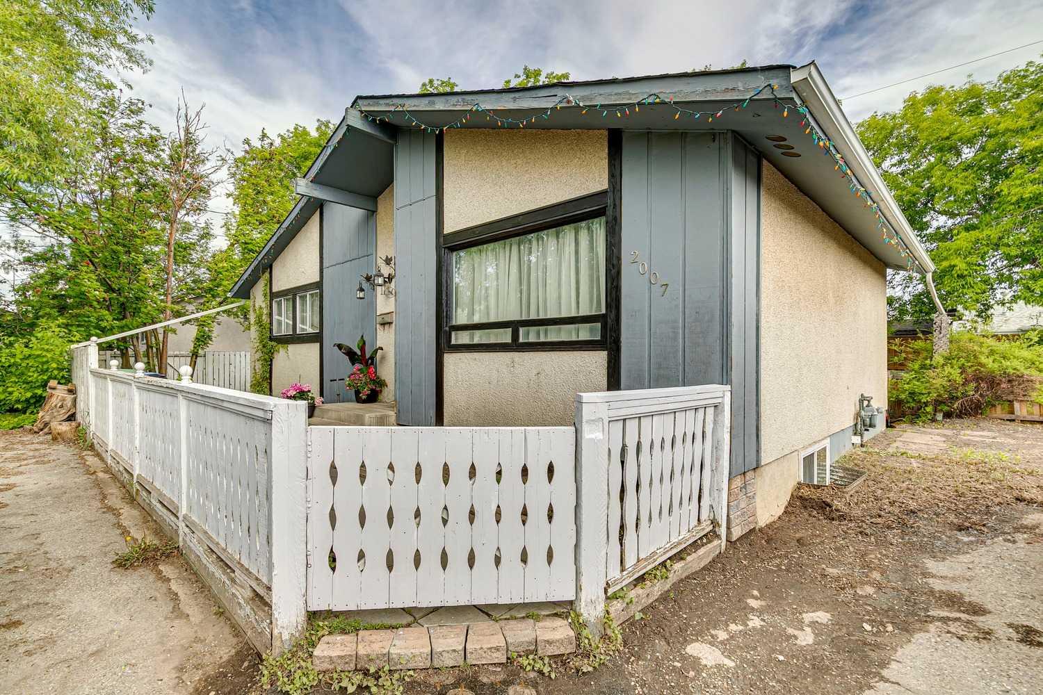 2007 Olympia Drive SE, T2C 1H6
