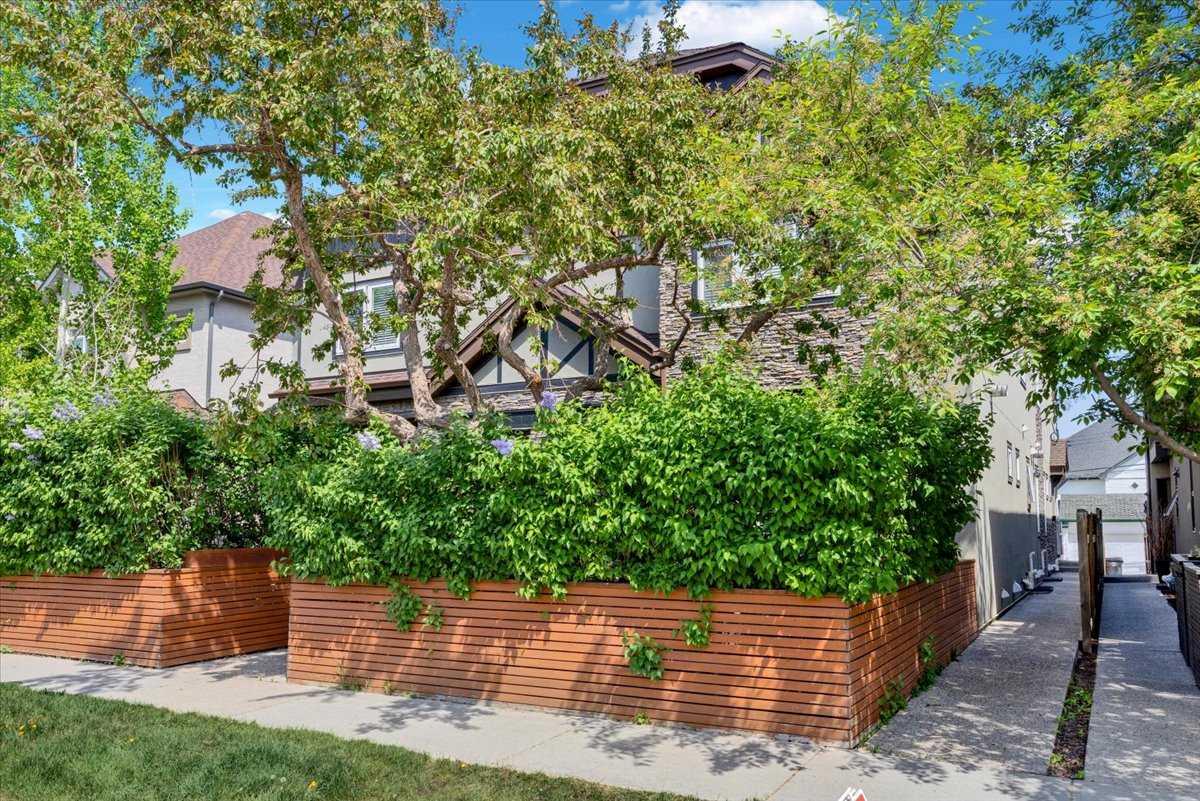 2, 3712 16 Street SW, T2T 4H2