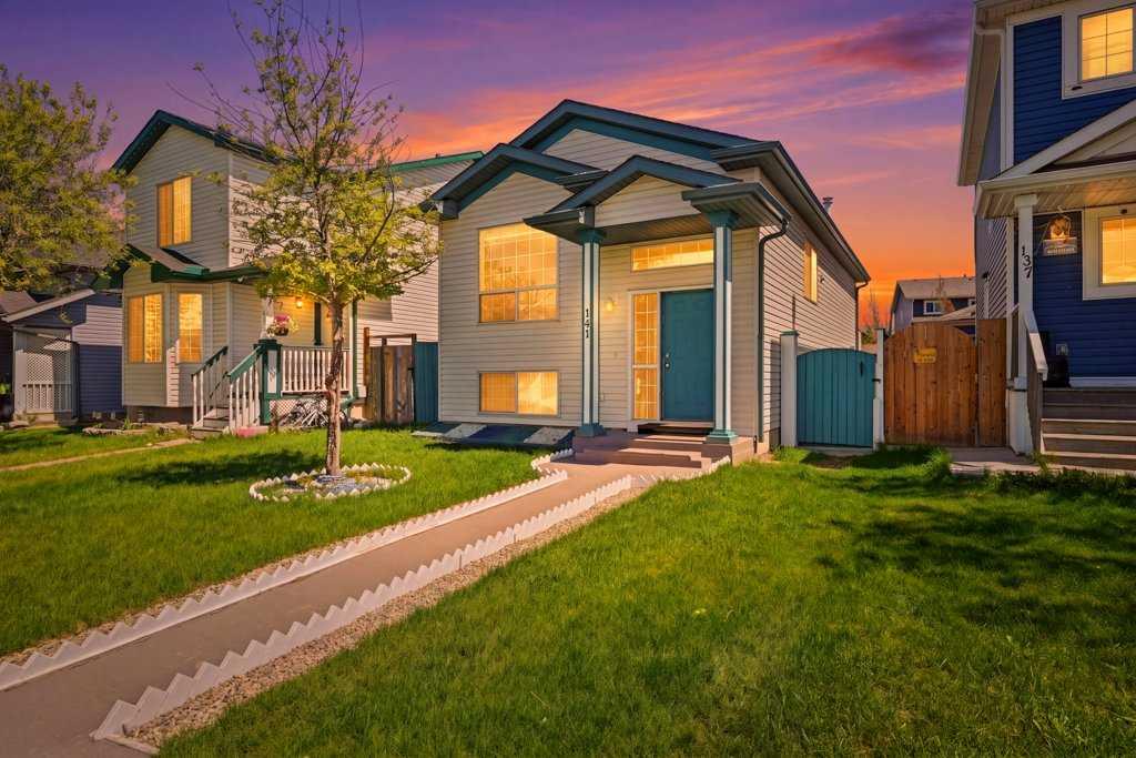 141 Martin Crossing Crescent NE, T3J3S9