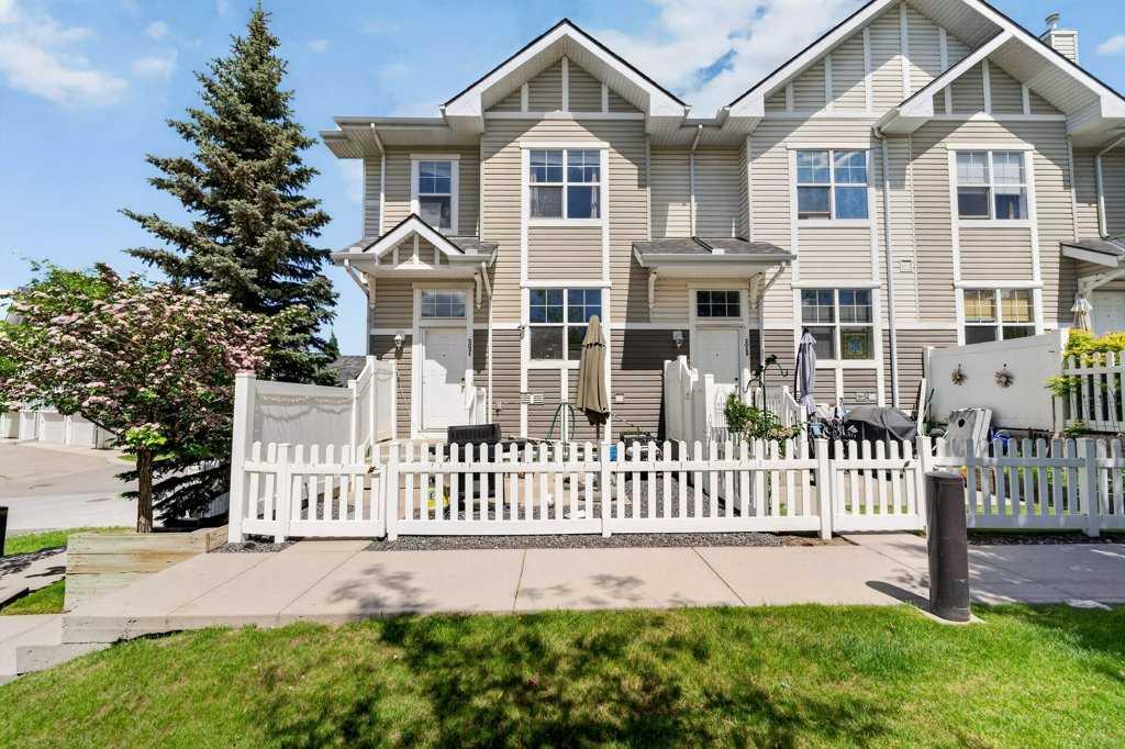 3031 New Brighton Gardens SE, T2Z 4J4
