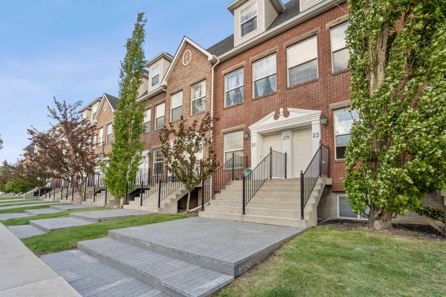 21, 29 Springborough Boulevard SW, T2H 5V7
