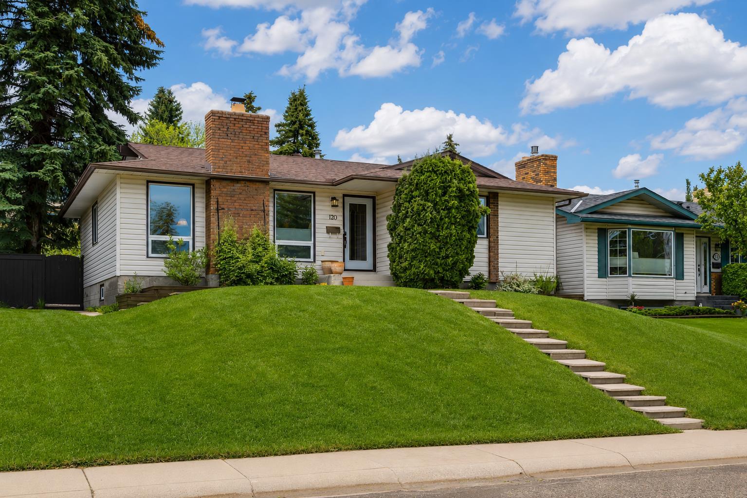120 Silverthorn Way NW, T3B 4K3