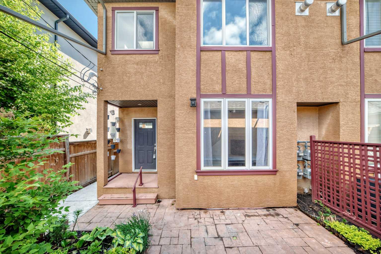 2, 1921 30 Street SW, T3E 2L5
