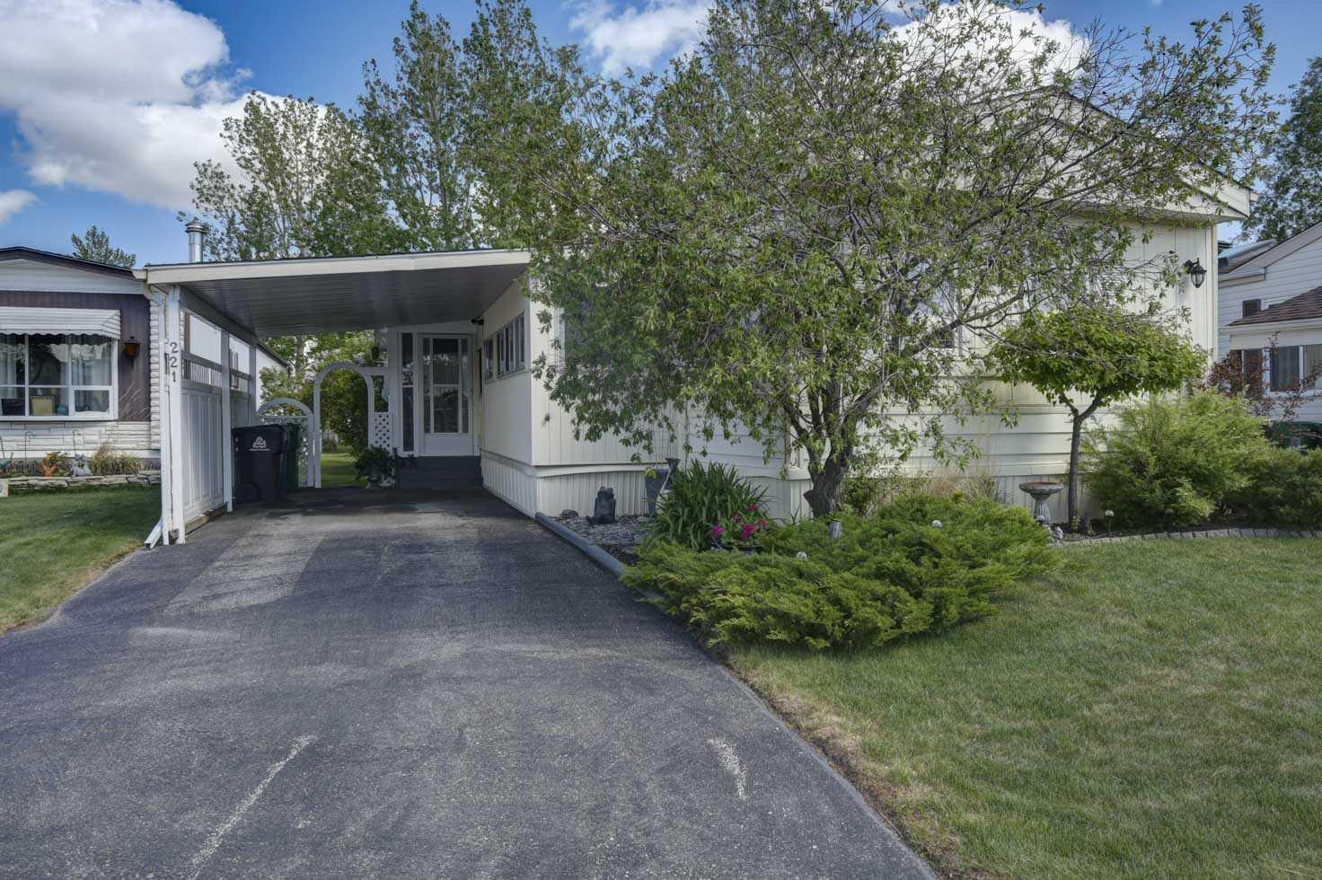 221, 99 Arbour Lake Road NW, T3G 4E4