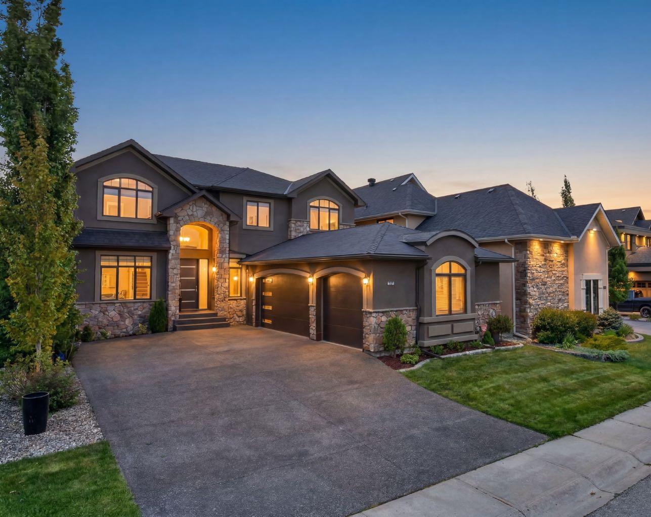 32 Aspen Meadows Manor SW, T3H 5Z6