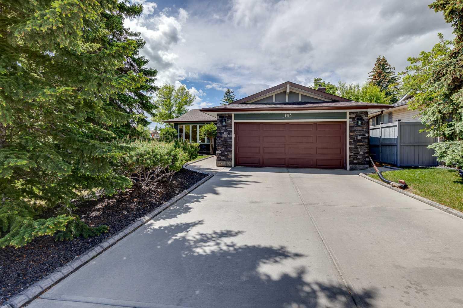 364 Silvergrove Place NW, T3B 4T6