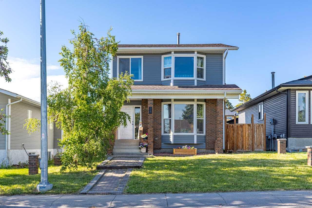34 Elk Hill SE, T4B 1Y9
