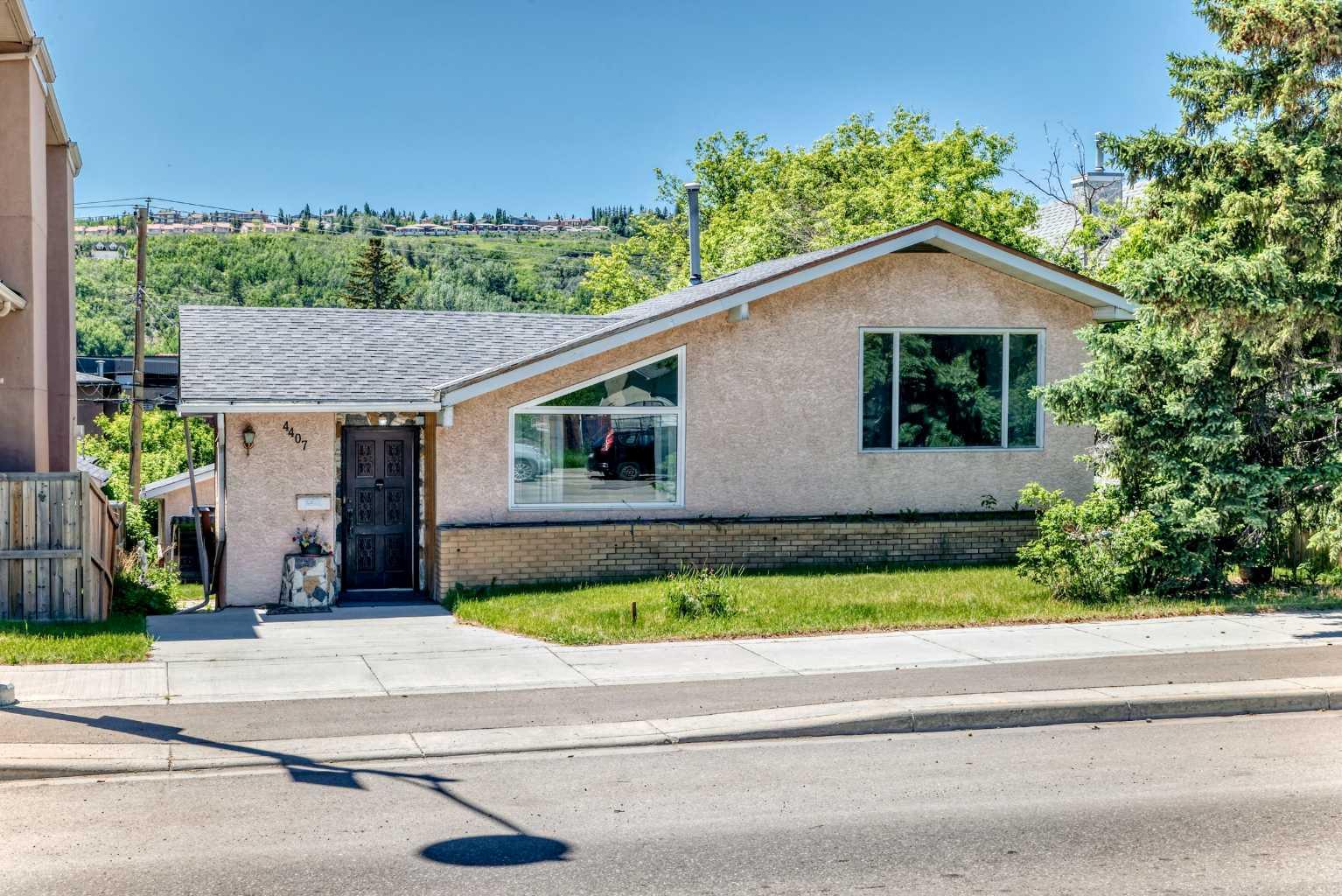 4407 Bowness Road NW, T3B 0A7