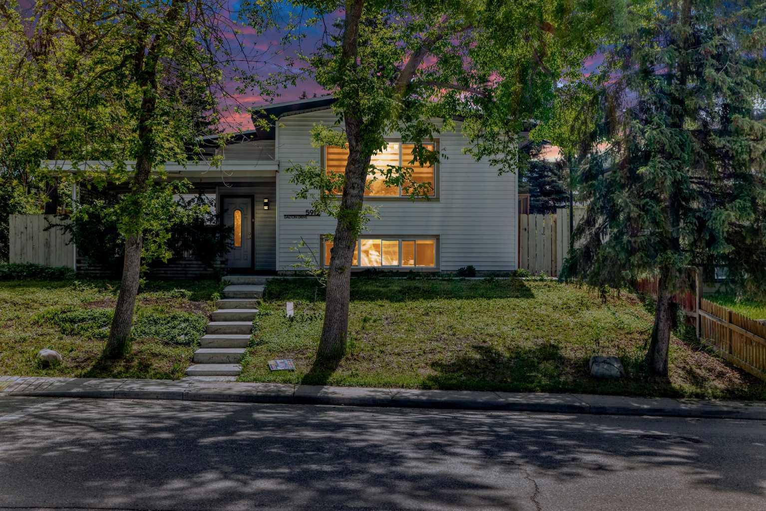 5912 Dalton Drive NW, T3A 1C6