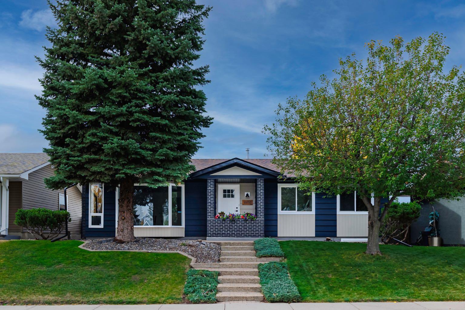 13255 Lake Lucerne Road SE, T2J 3J8