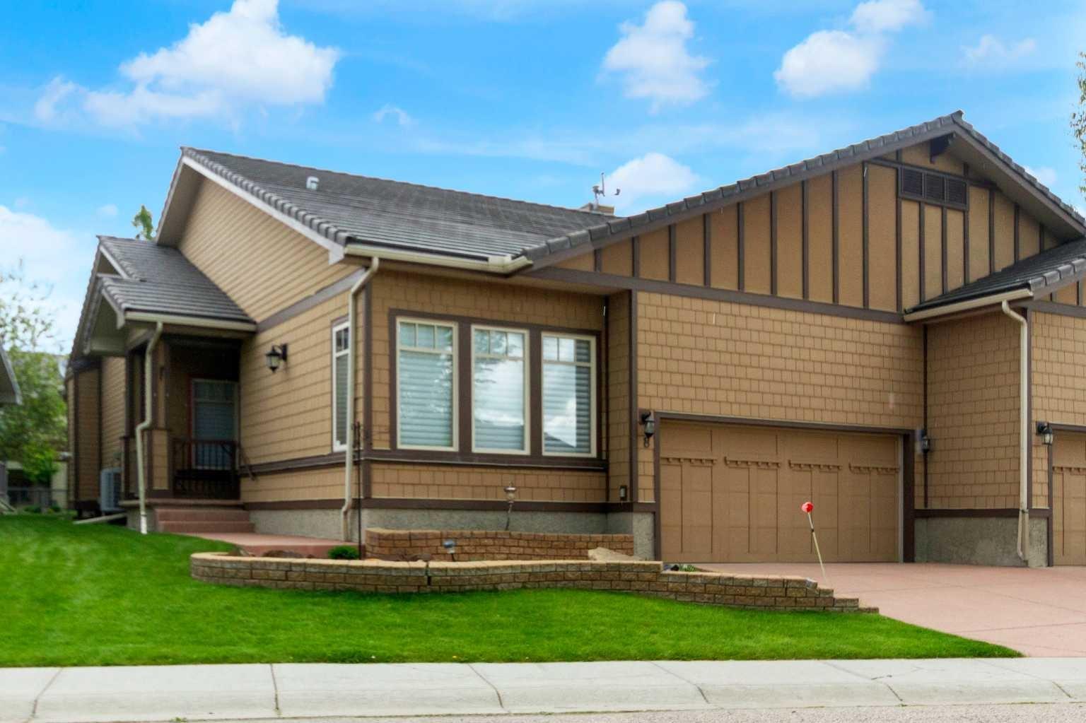 8 Bridle Estates Manor SW, T2Y 4H4