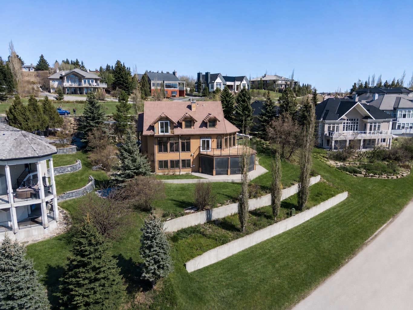 39 Slopes Grove SW, T3H 3Y6