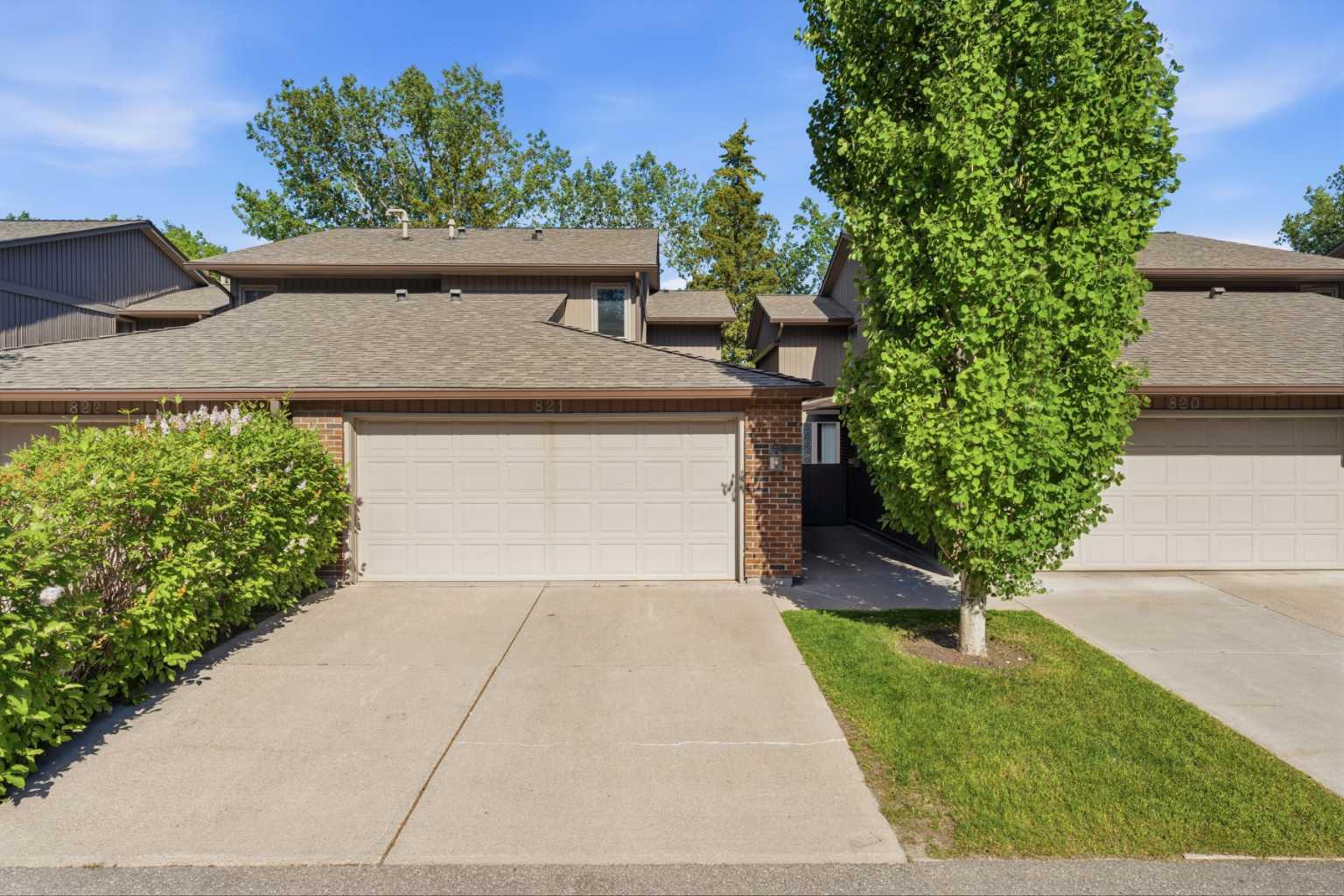 821, 860 Midridge Drive SE, T2X 1K1