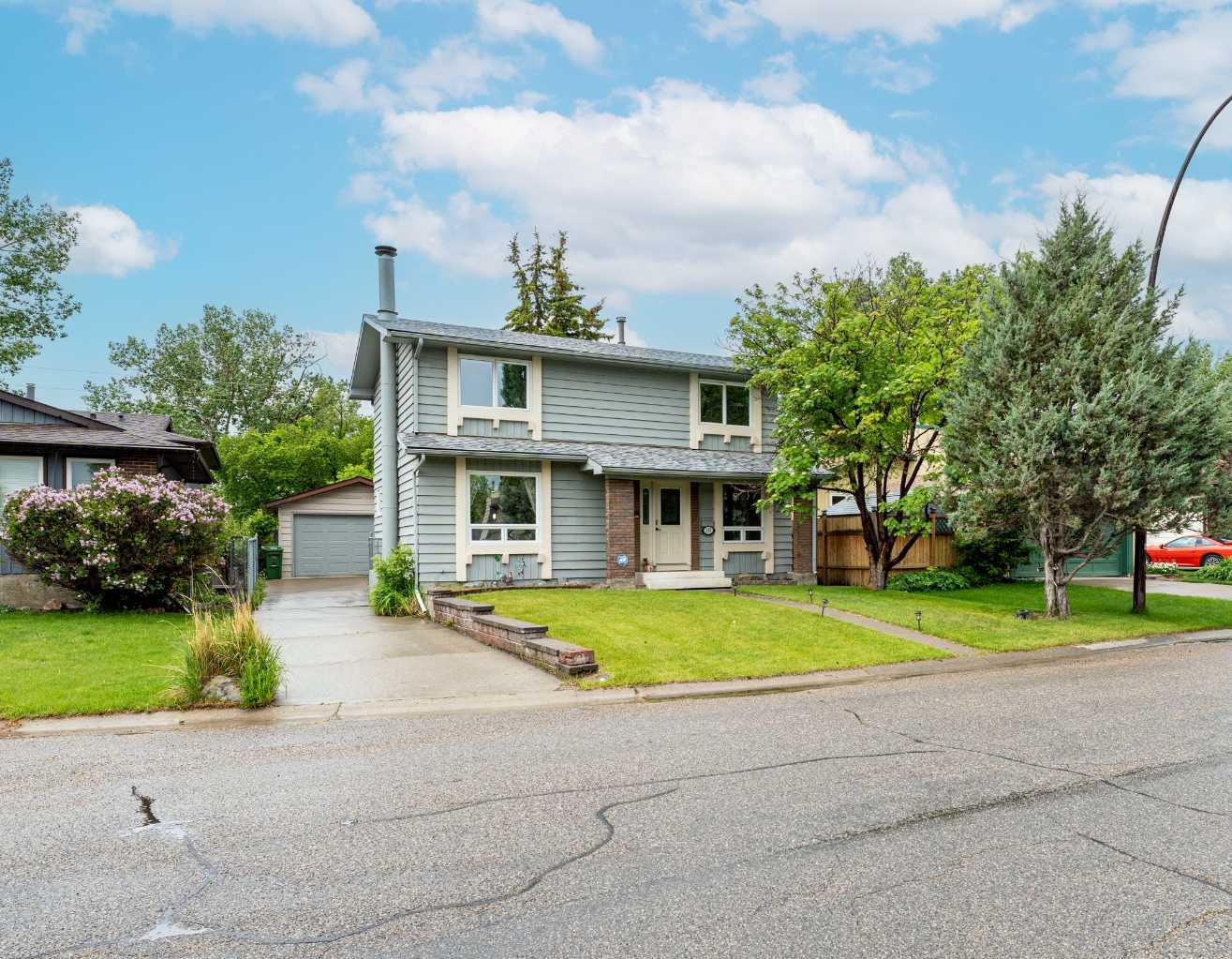 332 Deer Run Crescent SE, T2J 5N5
