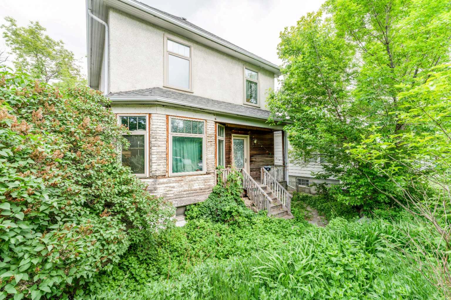2108 8 Street SE, T2G 3A2