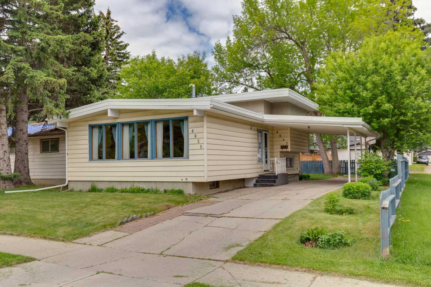 4823 Brisebois Drive NW, T2L 2G3