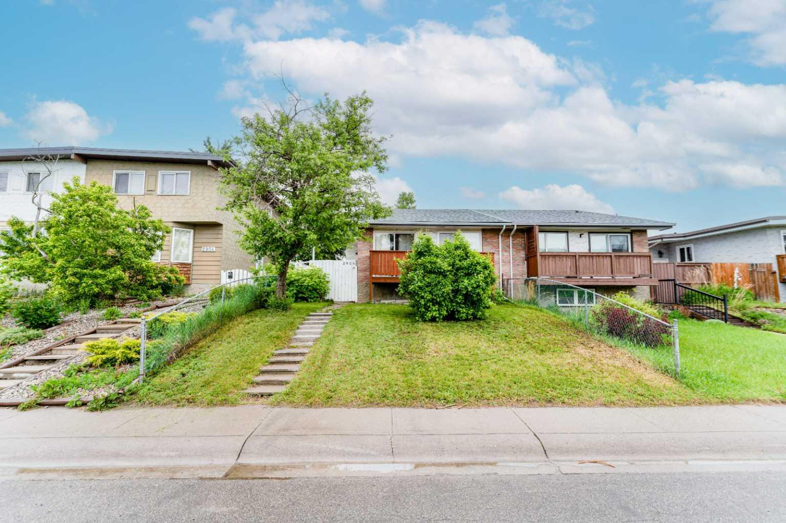 2906 Doverville Crescent SE, T2B 1T0