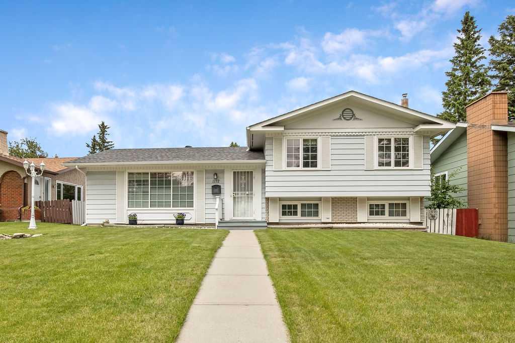 1112 Lake Sylvan Place SE, T2J 2P6