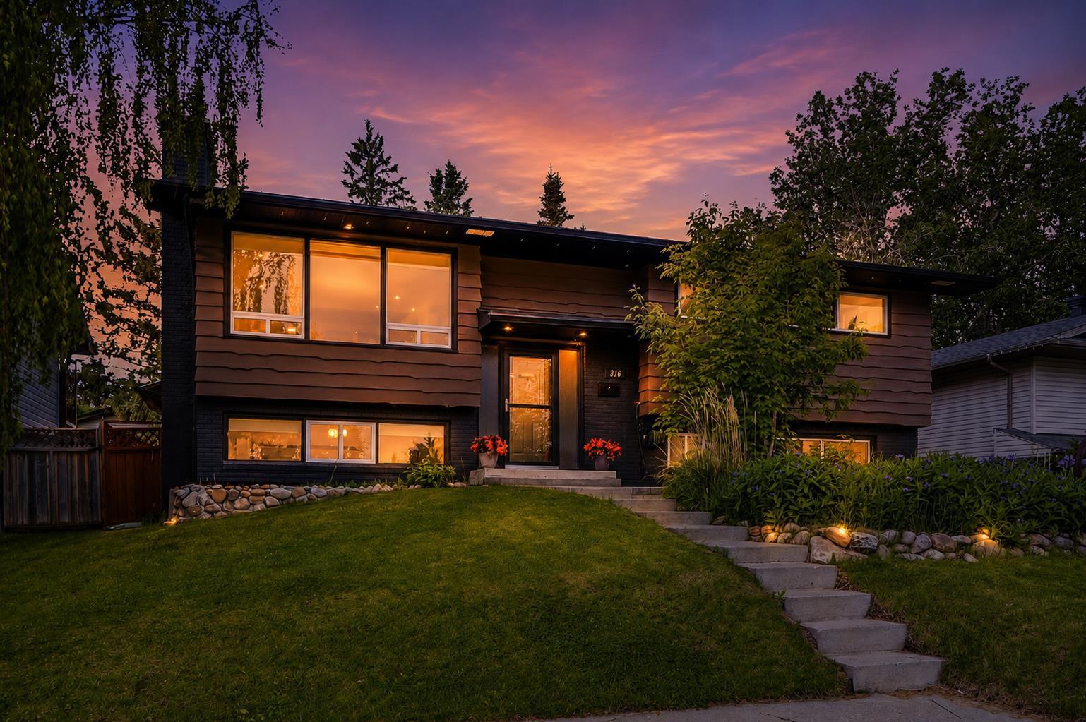 316 Canniff Place SW, T2W 2L9