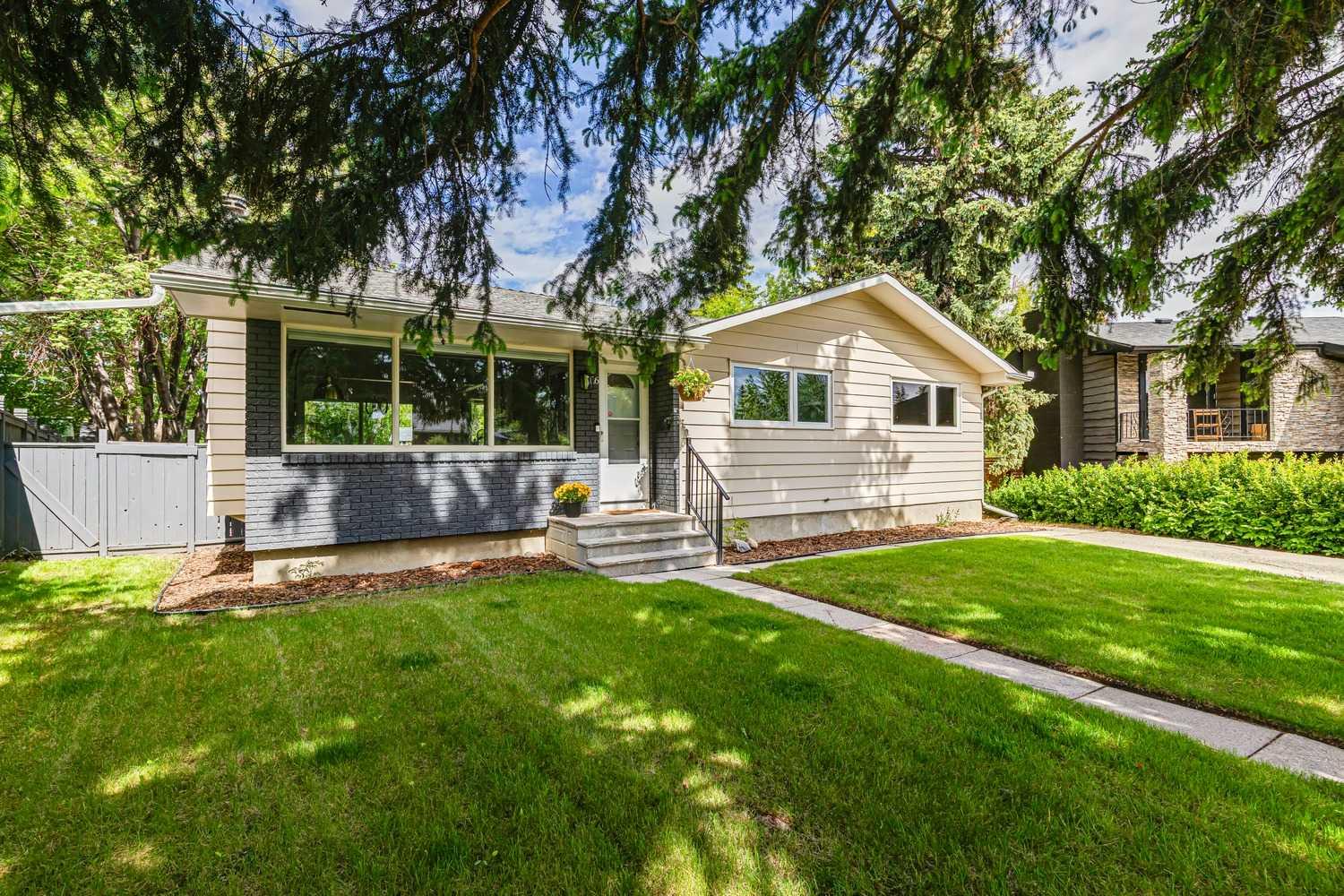 116 Gloucester Crescent SW, T3E4V2