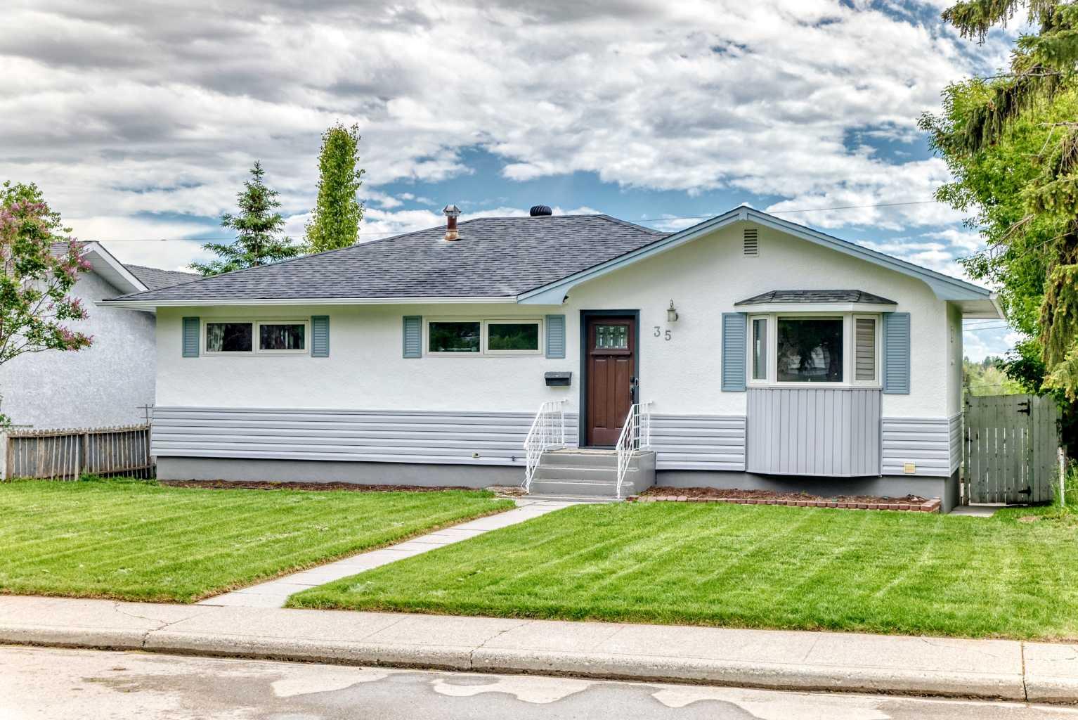 35 Collingwood Place NW, T2L0R1