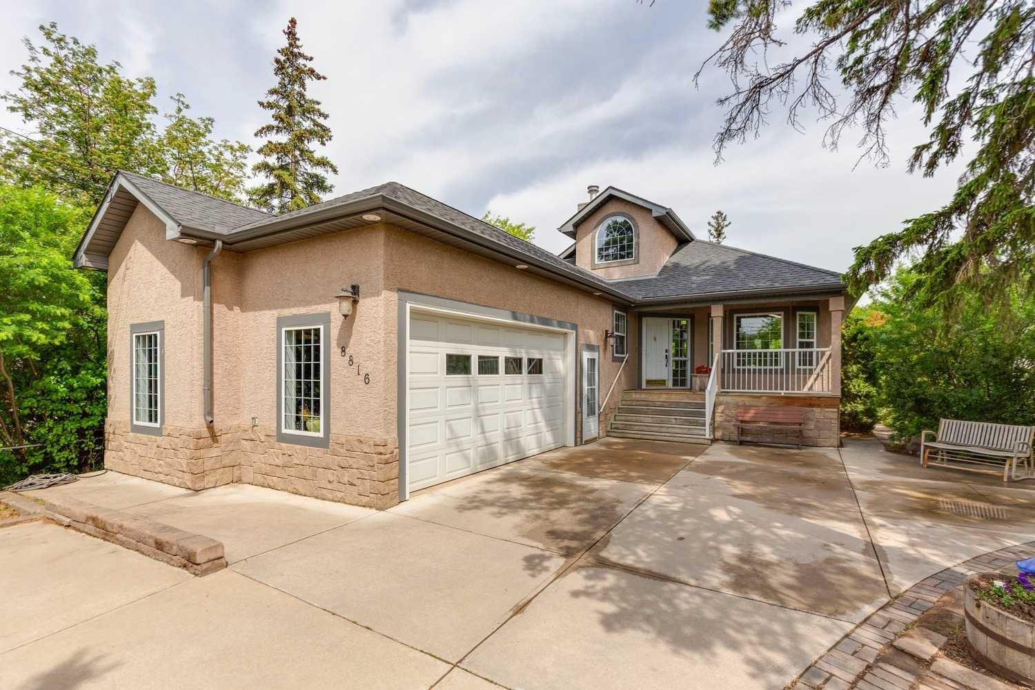 8816 48 Avenue, T3B 2B2