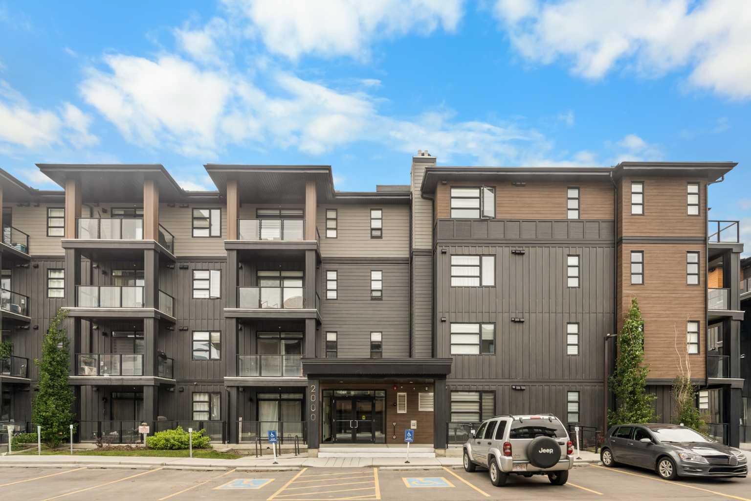 2104, 55 Lucas Way NW, T3P 2C7
