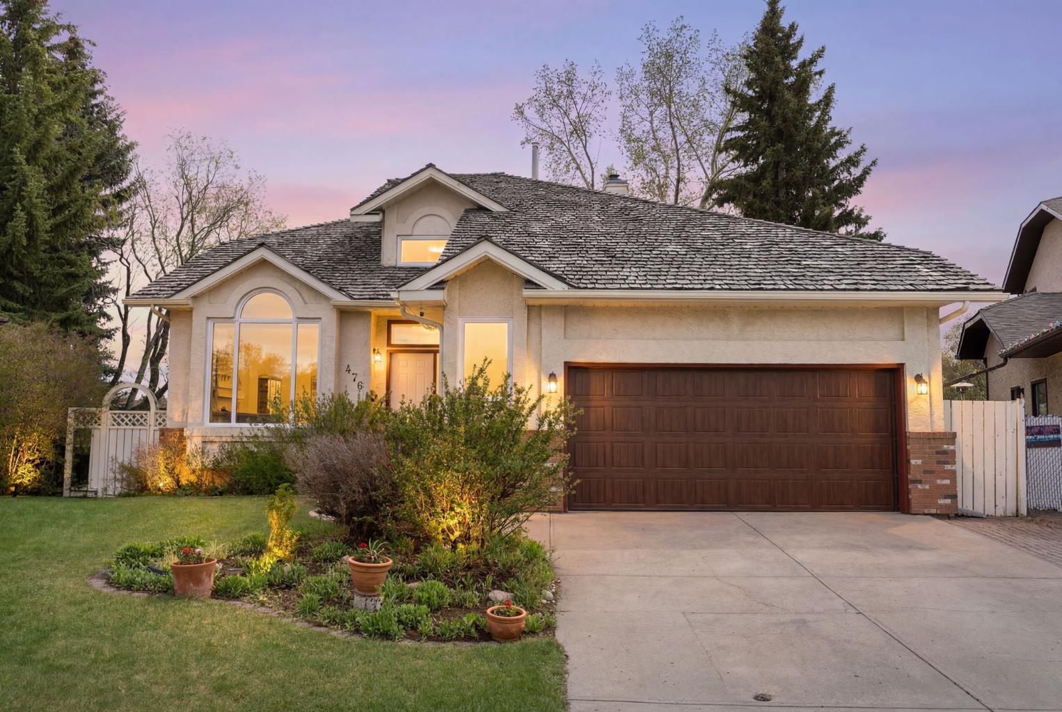 476 Silvergrove Gardens NW, T3B4S8