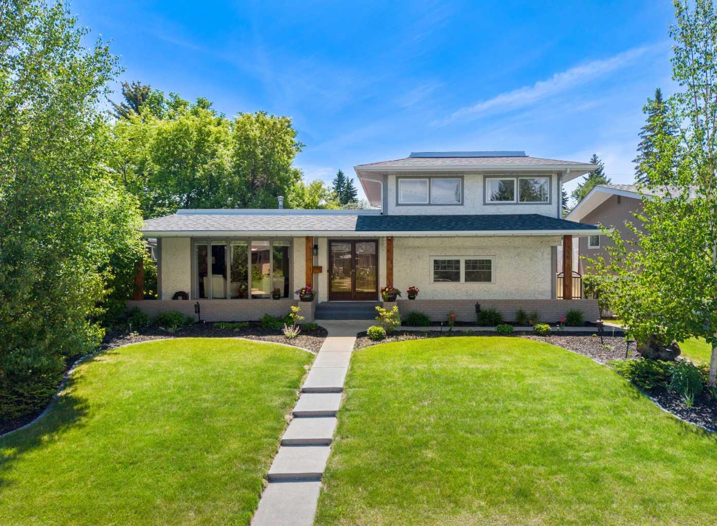 1124 Lake Wapta Way SE, T2J 2N7